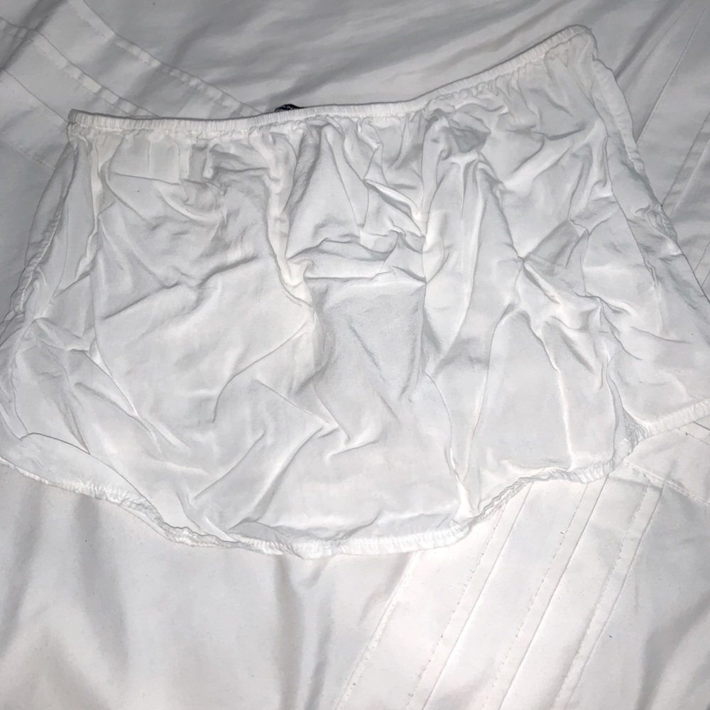 Strapless white crop